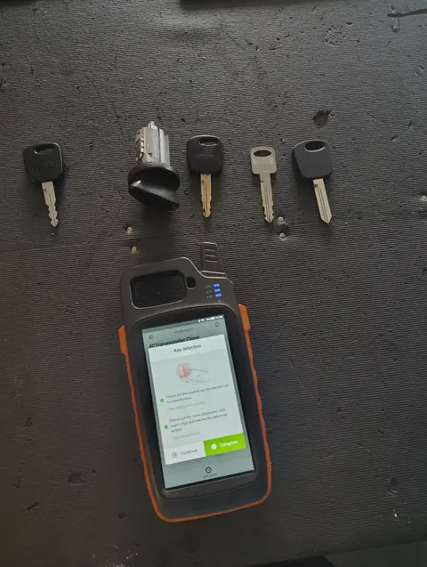 EZ Locksmith Mobile Unit and Equipment