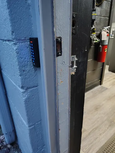 High Security Padlock and Deadbolt Service