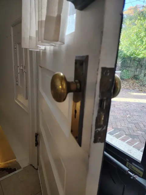High Security Padlock and Deadbolt Service