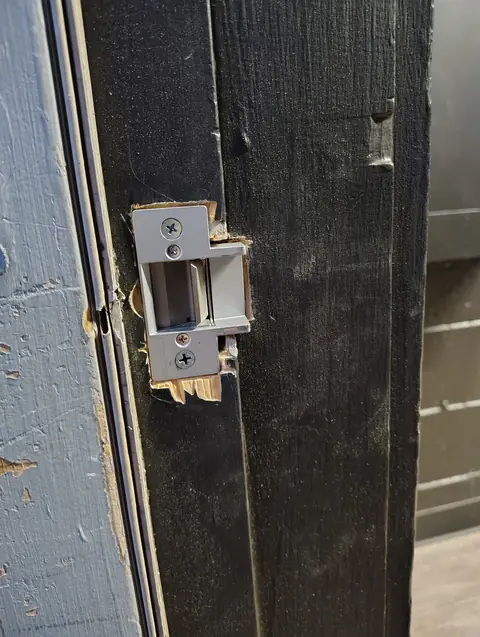 High Security Padlock and Deadbolt Service