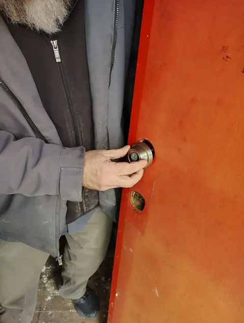 High Security Padlock and Deadbolt Service