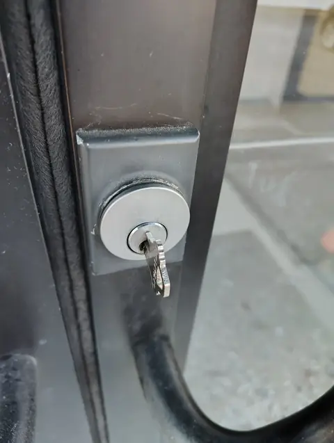 High Security Padlock and Deadbolt Service