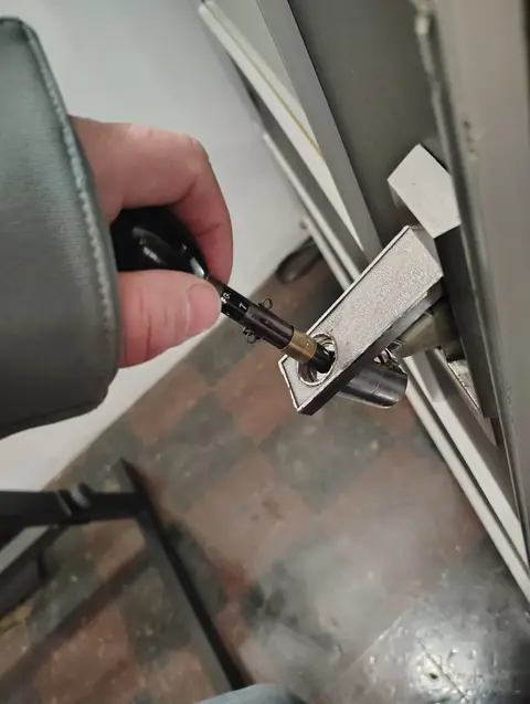 High Security Padlock and Deadbolt Service