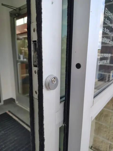High Security Padlock and Deadbolt Service