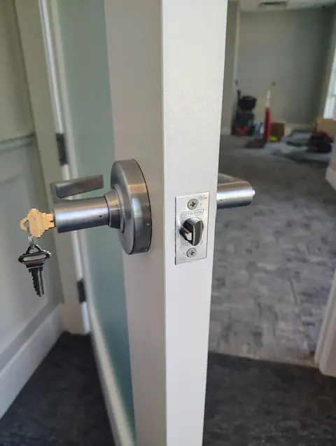 High Security Padlock and Deadbolt Service